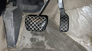 Used 2016 Volkswagen Ameo [2016-2017] Highline 1.5L AT (D) Diesel Automatic interior PEDALS VIEW