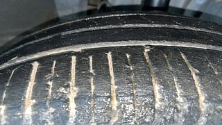 Used 2023 Renault Triber RXZ Dual Tone Petrol Manual tyres RIGHT FRONT TYRE TREAD VIEW