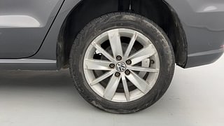 Used 2016 Volkswagen Ameo [2016-2017] Highline 1.5L AT (D) Diesel Automatic tyres LEFT REAR TYRE RIM VIEW