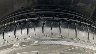 Used 2015 Honda City V Petrol Manual tyres RIGHT FRONT TYRE TREAD VIEW