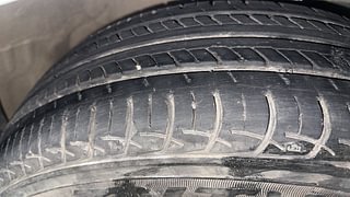 Used 2013 Maruti Suzuki Swift Dzire ZXI Petrol Manual tyres RIGHT FRONT TYRE TREAD VIEW