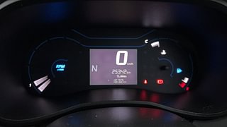 Used 2020 Renault Kwid 1.0L RXT(O) AMT Petrol Automatic interior CLUSTERMETER VIEW