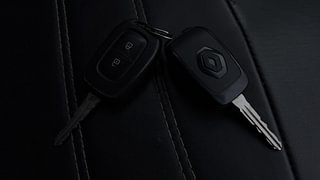 Used 2022 Renault Triber RXT Petrol Manual extra CAR KEY VIEW