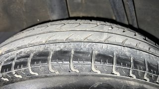 Used 2018 Renault Kwid [2015-2019] RXL Petrol Manual tyres RIGHT REAR TYRE TREAD VIEW