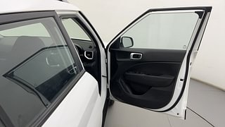 Used 2022 Hyundai Venue [2019-2022] SX Plus 1.0 Turbo DCT Petrol Automatic interior RIGHT FRONT DOOR OPEN VIEW