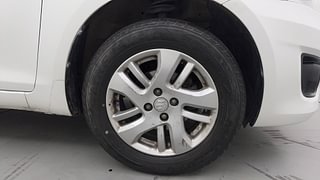 Used 2013 Maruti Suzuki Swift Dzire ZXI Petrol Manual tyres RIGHT FRONT TYRE RIM VIEW