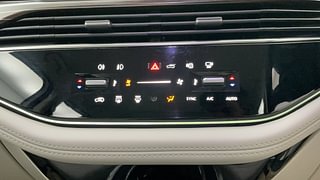 Used 2024 Tata Safari ACCOMPLISHED PLUS 7S DUAL TONE AT Diesel Automatic top_features Automatic climate control