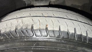 Used 2014 Hyundai i10 magna 1.1 Petrol Manual tyres RIGHT FRONT TYRE TREAD VIEW