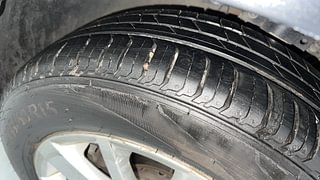 Used 2016 Volkswagen Ameo [2016-2017] Highline 1.5L AT (D) Diesel Automatic tyres LEFT FRONT TYRE TREAD VIEW