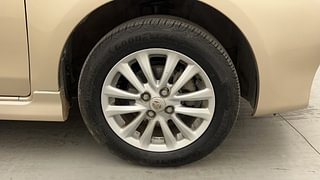 Used 2011 Toyota Etios Liva [2010-2017] VX Petrol Manual tyres RIGHT FRONT TYRE RIM VIEW