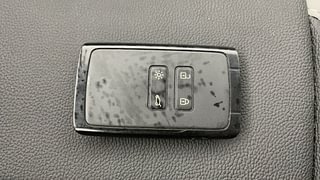 Used 2023 Renault Triber RXZ Dual Tone Petrol Manual extra CAR KEY VIEW
