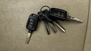 Used 2016 Honda City V Petrol Manual extra CAR KEY VIEW