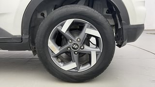 Used 2022 Hyundai Venue [2019-2022] SX Plus 1.0 Turbo DCT Petrol Automatic tyres LEFT REAR TYRE RIM VIEW