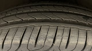 Used 2011 Toyota Etios Liva [2010-2017] VX Petrol Manual tyres RIGHT FRONT TYRE TREAD VIEW