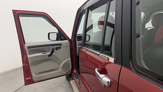 Used 2018 Mahindra Scorpio [2017-2020] S5 Diesel Manual interior LEFT FRONT DOOR OPEN VIEW