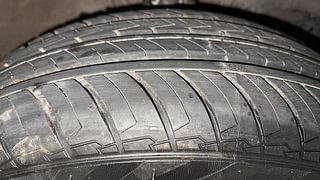 Used 2016 Honda City V Petrol Manual tyres RIGHT FRONT TYRE TREAD VIEW
