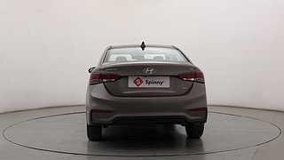 Used 2018 Hyundai Verna [2017-2020] 1.6 VTVT SX Petrol Manual exterior BACK VIEW