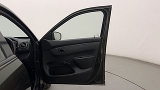Used 2018 Renault Kwid [2015-2019] RXL Petrol Manual interior RIGHT FRONT DOOR OPEN VIEW