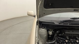 Used 2011 Toyota Etios Liva [2010-2017] VX Petrol Manual engine ENGINE RIGHT SIDE HINGE & APRON VIEW