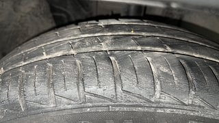 Used 2020 Renault Kwid 1.0L RXT(O) AMT Petrol Automatic tyres RIGHT FRONT TYRE TREAD VIEW