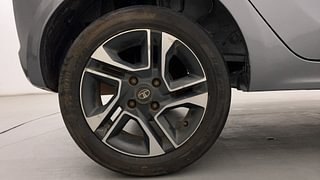 Used 2020 Tata Tiago [2018-2020] XZA Plus Dual Tone Roof AMT Petrol Automatic tyres RIGHT REAR TYRE RIM VIEW