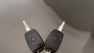 Used 2018 Renault Kwid [2015-2019] RXL Petrol Manual extra CAR KEY VIEW