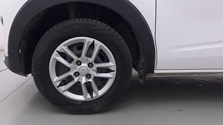 Used 2022 Renault Triber RXT Petrol Manual tyres LEFT FRONT TYRE RIM VIEW