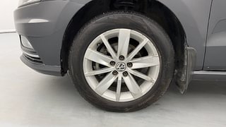 Used 2016 Volkswagen Ameo [2016-2017] Highline 1.5L AT (D) Diesel Automatic tyres LEFT FRONT TYRE RIM VIEW