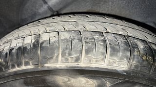 Used 2014 Hyundai i10 magna 1.1 Petrol Manual tyres LEFT REAR TYRE TREAD VIEW