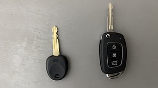 Used 2019 Hyundai Elite i20 [2018-2020] Asta CVT Petrol Automatic extra CAR KEY VIEW