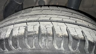 Used 2018 Hyundai Verna [2017-2020] 1.6 VTVT SX Petrol Manual tyres LEFT REAR TYRE TREAD VIEW