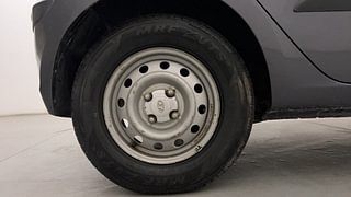 Used 2014 Hyundai i10 magna 1.1 Petrol Manual tyres RIGHT REAR TYRE RIM VIEW