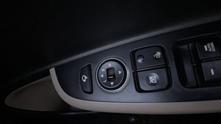 Used 2014 Hyundai Grand i10 [2013-2017] Sportz AT 1.2 Kappa VTVT Petrol Automatic top_features Adjustable ORVM