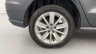 Used 2016 Volkswagen Ameo [2016-2017] Highline 1.5L AT (D) Diesel Automatic tyres RIGHT REAR TYRE RIM VIEW