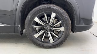 Used 2020 MG Motors Hector Plus Sharp 2.0 Diesel Turbo MT 6-STR Diesel Manual tyres RIGHT FRONT TYRE RIM VIEW