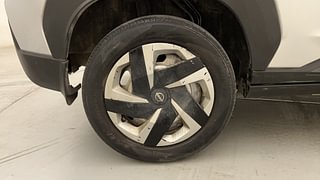 Used 2021 Nissan Magnite XE Petrol Manual tyres RIGHT REAR TYRE RIM VIEW