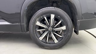 Used 2020 MG Motors Hector Plus Sharp 2.0 Diesel Turbo MT 6-STR Diesel Manual tyres LEFT REAR TYRE RIM VIEW