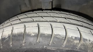Used 2018 Renault Kwid [2015-2019] RXL Petrol Manual tyres LEFT FRONT TYRE TREAD VIEW