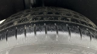 Used 2020 maruti-suzuki Baleno Zeta CVT Petrol Petrol Automatic tyres RIGHT REAR TYRE TREAD VIEW