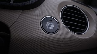 Used 2014 Hyundai Grand i10 [2013-2017] Sportz AT 1.2 Kappa VTVT Petrol Automatic top_features Keyless start