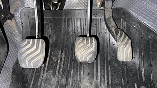Used 2018 Renault Kwid [2015-2019] RXL Petrol Manual interior PEDALS VIEW