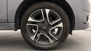 Used 2020 Tata Tiago [2018-2020] XZA Plus Dual Tone Roof AMT Petrol Automatic tyres RIGHT FRONT TYRE RIM VIEW