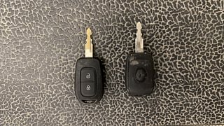 Used 2018 Renault Kwid RXT Anniversary Edition Petrol Manual extra CAR KEY VIEW