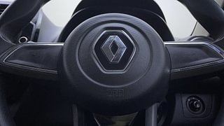 Used 2022 Renault Kwid 1.0 RXT AMT SCE Petrol Automatic top_features Airbags
