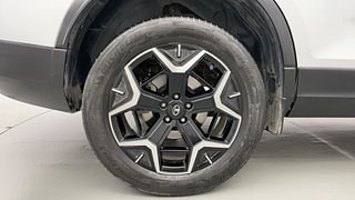 Used 2024 Tata Safari ACCOMPLISHED PLUS 7S DUAL TONE AT Diesel Automatic tyres RIGHT REAR TYRE RIM VIEW
