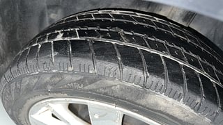 Used 2016 Volkswagen Ameo [2016-2017] Highline 1.5L AT (D) Diesel Automatic tyres LEFT REAR TYRE TREAD VIEW