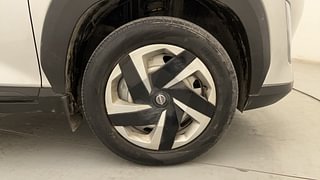Used 2021 Nissan Magnite XE Petrol Manual tyres RIGHT FRONT TYRE RIM VIEW