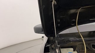 Used 2018 Renault Kwid [2015-2019] RXL Petrol Manual engine ENGINE RIGHT SIDE HINGE & APRON VIEW