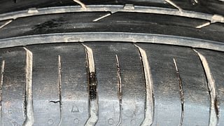 Used 2021 Hyundai Venue [2019-2022] SX 1.0  Turbo iMT Petrol Manual tyres LEFT REAR TYRE TREAD VIEW