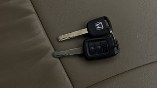 Used 2015 Honda City V Petrol Manual extra CAR KEY VIEW